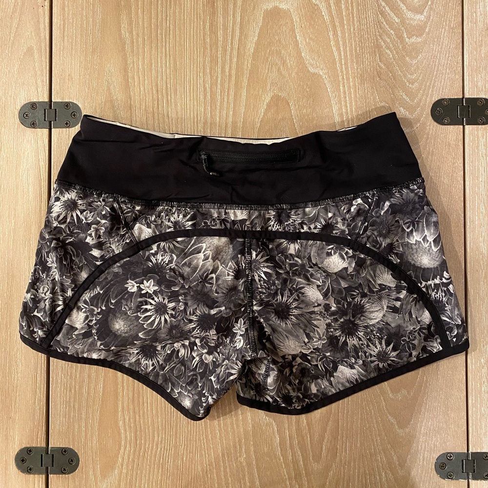 EUC Lululemon Speed Up shorts - size 4